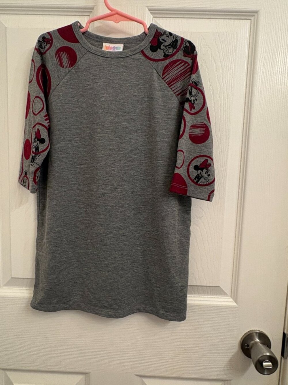LulaRoe Minnie Mouse Baseball Style 3/4 Sleeve Shirt size 8 Pull over